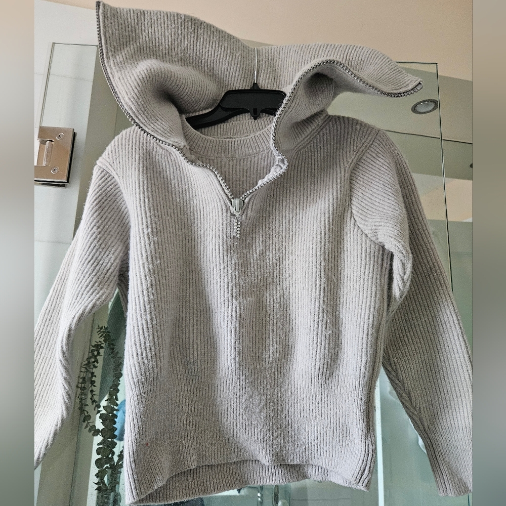 Grey Wool Sweater with rhinestones - size small - Picture 7 of 14